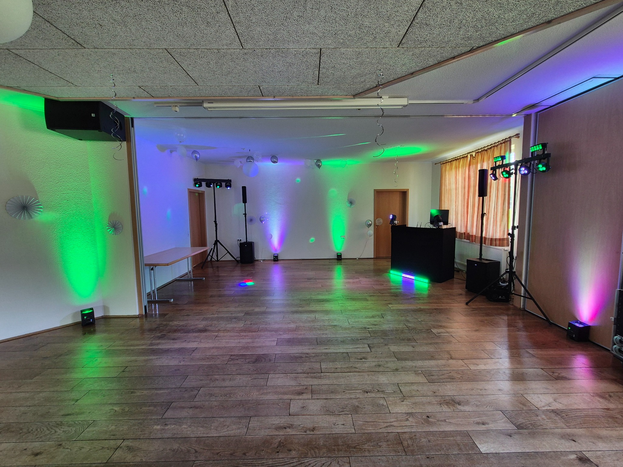 Festsaal mit meiner farbigen Ambientebeleuchtung