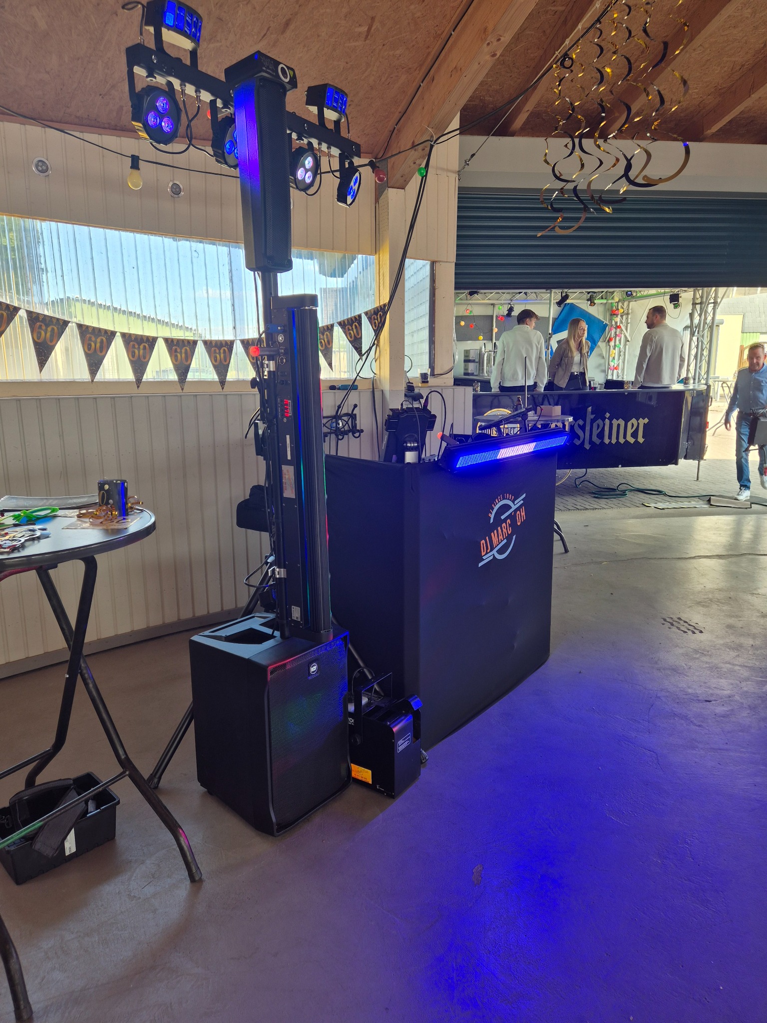 DJ Marc’Oh Pult und Lichttechnik bei einer Feier