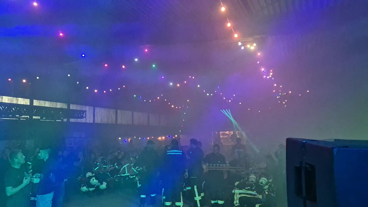 Echter Feiermoment aus dem Nachtmarsch-Video